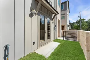 2926 Michaux St, Houston, TX 77009 - Photo 3