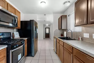 8918 Blue Cedar Ln, Humble, TX 77338 - Photo 5