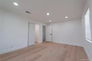 7942 Hammerly Blvd, Houston, TX 77055 - Photo 13