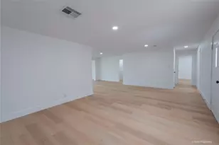 7942 Hammerly Blvd, Houston, TX 77055 - Photo 9
