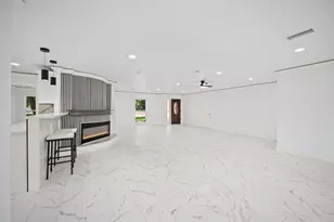 7702 Nairn St, Houston, TX 77074 - Photo 9