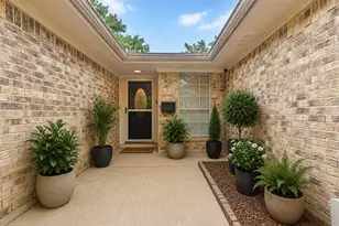 2012 Scott St, La Marque, TX 77568 - Photo 5