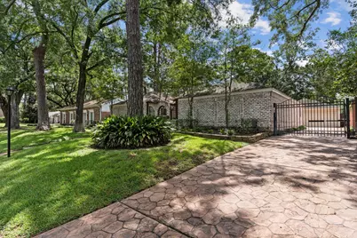 10007 Cedar Creek Drive, Houston, TX 77042 - Photo 3