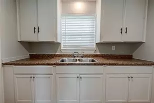 7621 Sundown Dr, Houston, TX 77028 - Photo 11