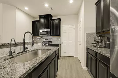 6520 Gillock Meadow Lane, Houston, TX 77048 - Photo 9