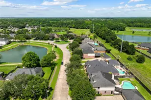 2829 Fairway Dr, Friendswood, TX 77546 - Photo 39