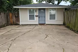 5603 Northridge Dr, Houston, TX 77033 - Photo 1