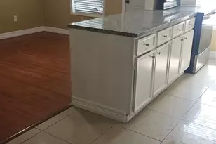 5603 Northridge Dr, Houston, TX 77033 - Photo 9