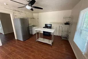 2812 Angier Rd, Huntsville, TX 77340 - Photo 3