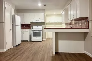 1205 Kansas Ave S, Anahuac, TX 77514 - Photo 5