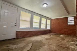 1205 Kansas Ave S, Anahuac, TX 77514 - Photo 15
