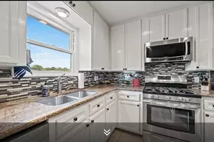 26 Lyncrest, Galveston, TX 77550 - Photo 5