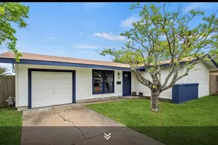 26 Lyncrest, Galveston, TX 77550 - Photo 3