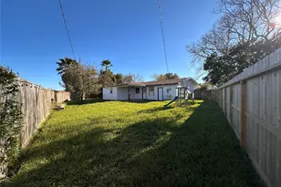26 Lyncrest, Galveston, TX 77550 - Photo 33