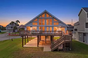 13839 Pirates Beach Blvd, Galveston, TX 77554 - Photo 1