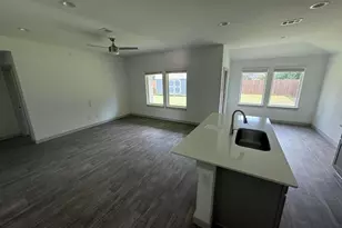 345 Silver Bridge Ct, Bridge City, TX 77611 - Photo 13