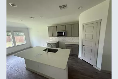 345 Silver Bridge Court, Bridge City, TX 77611 - Photo 5