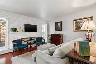 2101 Fountain View Dr, Houston, TX 77057 - Photo 9