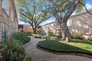 2101 Fountain View Dr, Houston, TX 77057 - Photo 27