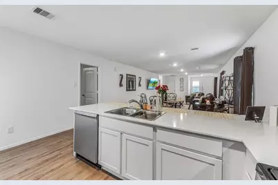 4146 Oakland View Street, Baytown, TX 77521 - Photo 9