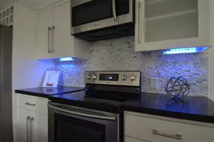 5524 Beverly Hill St, Houston, TX 77056 - Photo 9