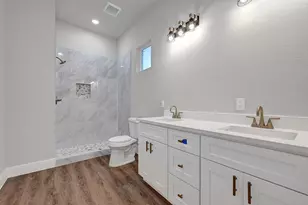 112 S San Jacinto St, Conroe, TX 77301 - Photo 9