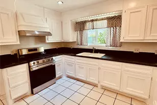 11306 Lovebird Ln, Houston, TX 77067 - Photo 3