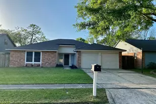 2406 Whitman Way Dr, Friendswood, TX 77546 - Photo 1
