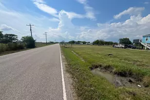 2125 Fairway Dr, Angleton, TX 77515 - Photo 3