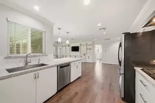 5434 Valkeith Dr, Houston, TX 77096 - Photo 11