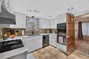 8111 Ivan Reid Dr, Houston, TX 77040 - Photo 11