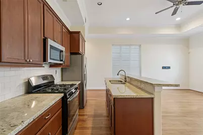 902 W 20th Street #B, Houston, TX 77008 - Photo 11