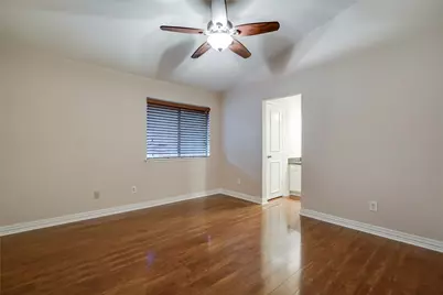 22 E Willowwood Court, The Woodlands, TX 77381 - Photo 13