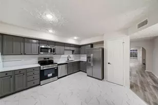 9230 Baronsmede Dr, Houston, TX 77083 - Photo 11