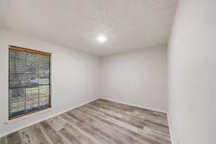 9230 Baronsmede Dr, Houston, TX 77083 - Photo 17