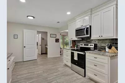 408 W Eucalyptus Street, Village Mills, TX 77663 - Photo 17