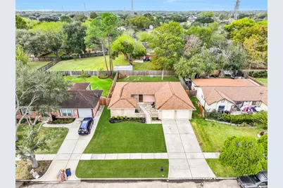 607 Dixie Drive, League City, TX 77573 - Photo 3