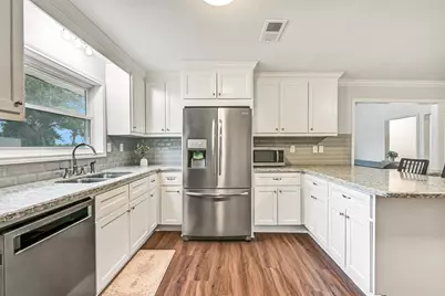 209 Buffalo Trail, Lake Jackson, TX 77566 - Photo 13