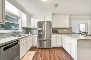 209 Buffalo Trail, Lake Jackson, TX 77566 - Photo 13