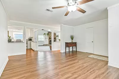 209 Buffalo Trail, Lake Jackson, TX 77566 - Photo 7