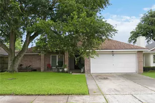 2118 Aberdeen Dr, League City, TX 77573 - Photo 1