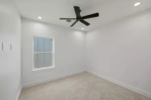 8417 Venus St, Houston, TX 77088 - Photo 13