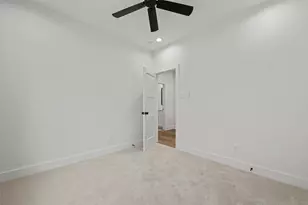 8417 Venus St, Houston, TX 77088 - Photo 17