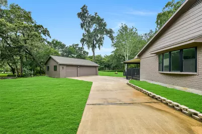 1107 Myrtlewood Drive, Friendswood, TX 77546 - Photo 7