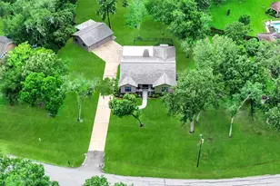 1107 Myrtlewood Dr, Friendswood, TX 77546 - Photo 1