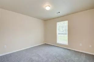 5521 Malmedy Rd, Houston, TX 77033 - Photo 11