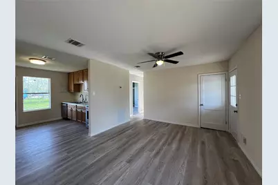 1324 W 10th Street, Freeport, TX 77541 - Photo 11