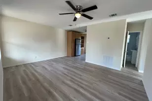 1324 W 10th St, Freeport, TX 77541 - Photo 9
