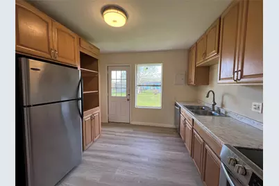 1324 W 10th Street, Freeport, TX 77541 - Photo 5