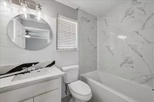 4601 Graves Ave, Groves, TX 77619 - Photo 11